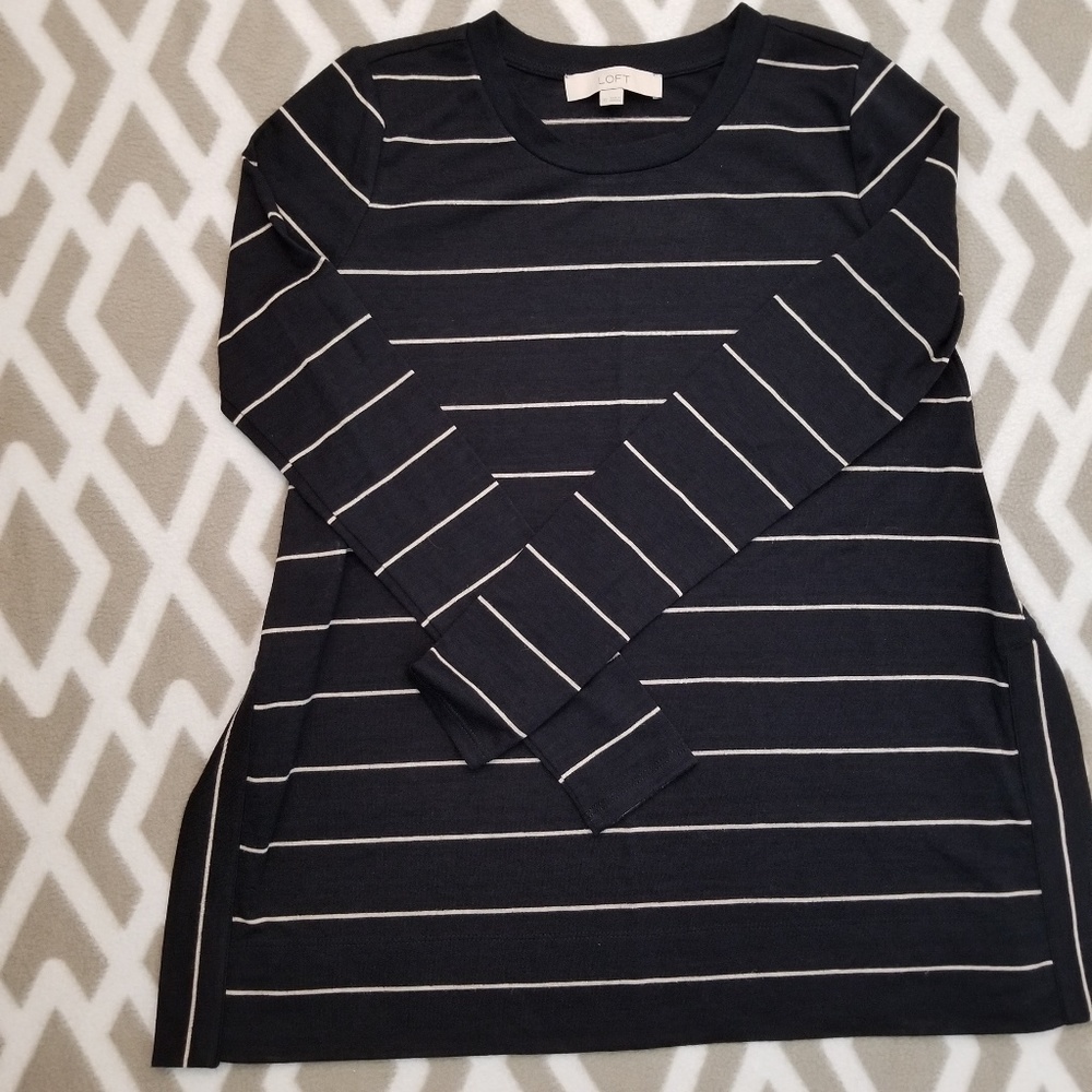LOFT long sleeved shirt